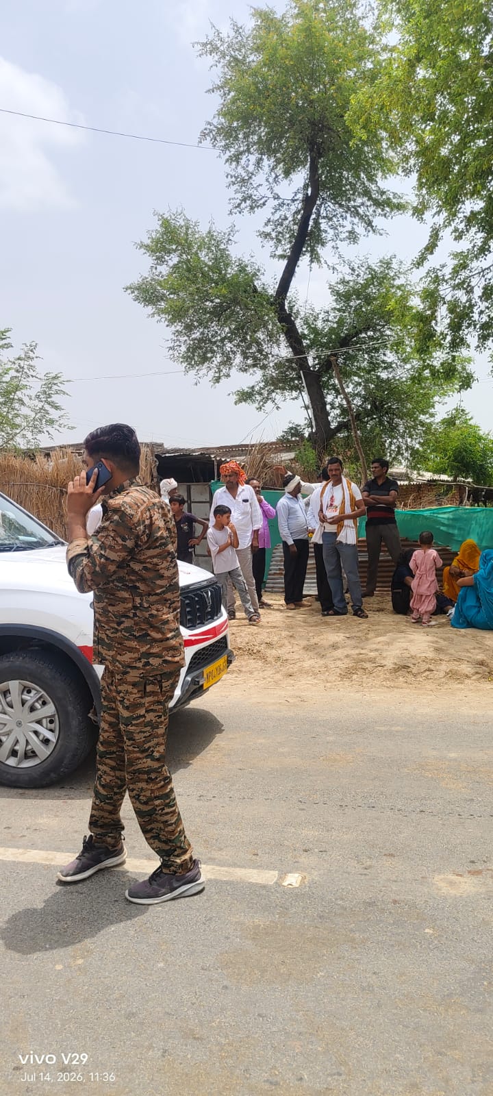 मुरैना  थाना कैलारस  क्षेत्र सवारी ऑटो अनियंत्रित होकर हुआ दुर्घटनाग्रस्त, डायल-112 जवानो ने 05 घायलों को एफ आर व्ही वाहन से पहुँचाया अस्पताल।  